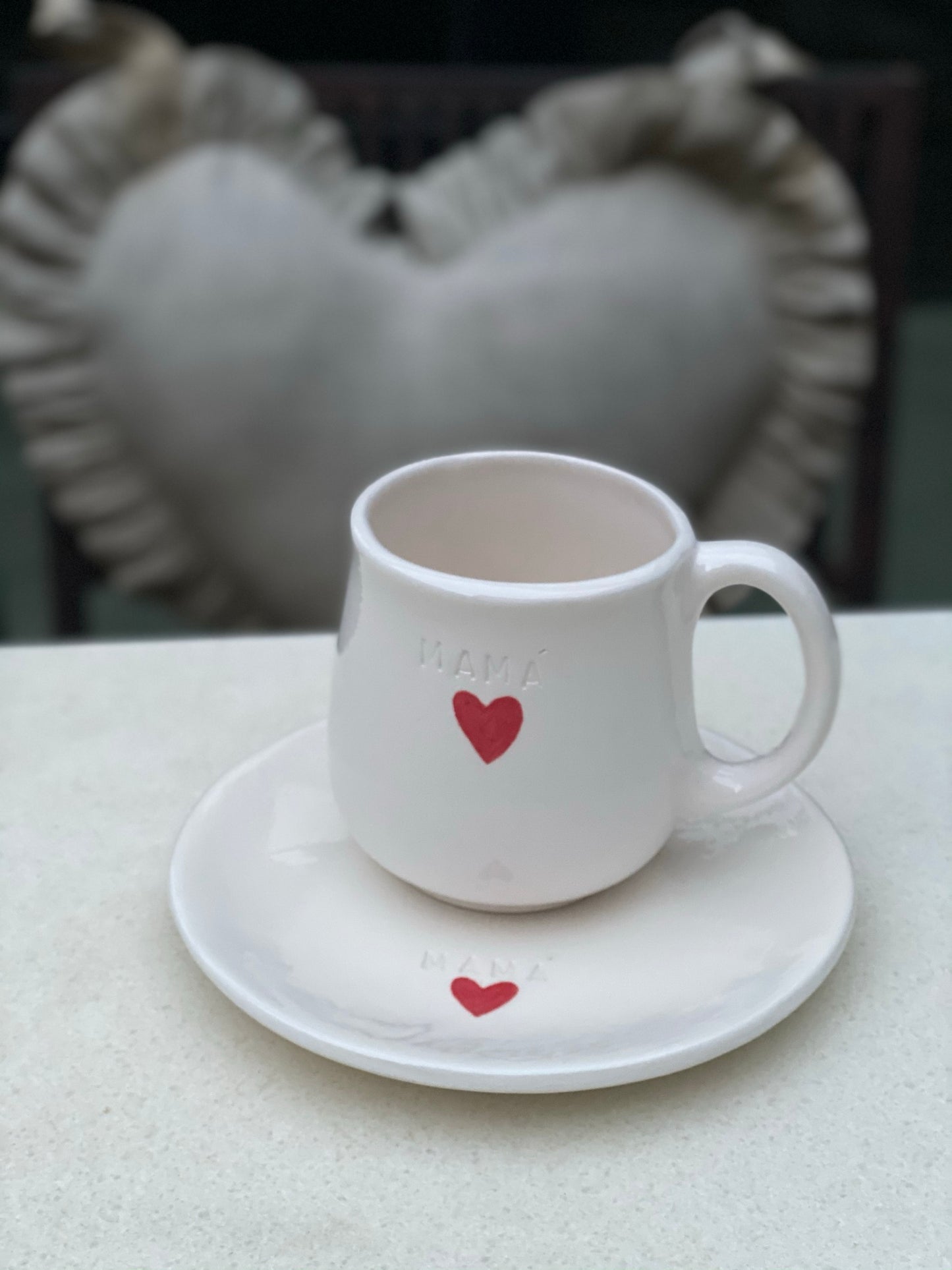 Juego de taza y plato con corazón rojo ❤️